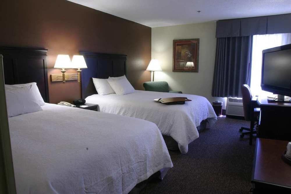 Hampton Inn Kansas City Blue Springs Exterior foto